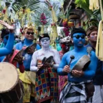 Ritual transforma ruas de Bali em desfile de cores e espiritualidade
