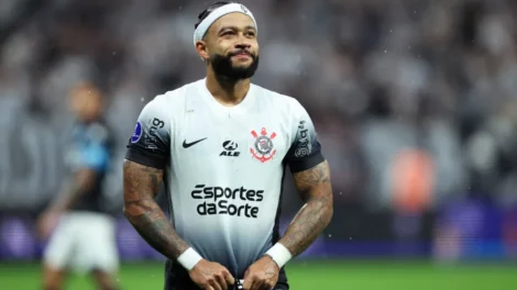 Saiba o que falta para o Corinthians oficializar renovação com Memphis Depay