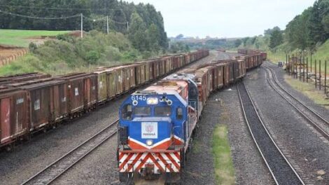 Sandro Alex defende integração ferroviária durante encontro com empresários