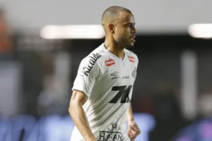 Santos e Mayke rompem conversas por rescisão e caso vai para o jurídico