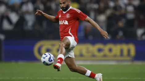 São Paulo consulta Internacional em busca de troca pelo volante Thiago Maia