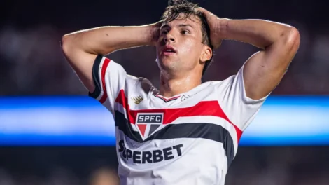 São Paulo é ignorado por dias, mas tenta manter 'viva' saída de Tapia à MLS