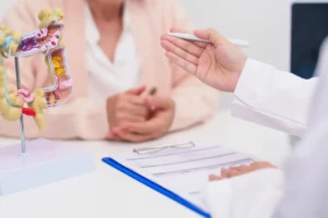 Sinais do câncer colorretal devem ser checados com rapidez; saiba mais