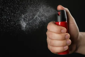Spray de pimenta para mulher é medida paliativa, diz promotora