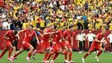 Suíça bate Colômbia nos pênaltis e avança às quartas após 72 anos