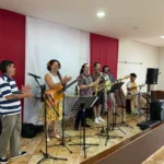 Sulamericanos realiza show de música latina no Teatro Barracão