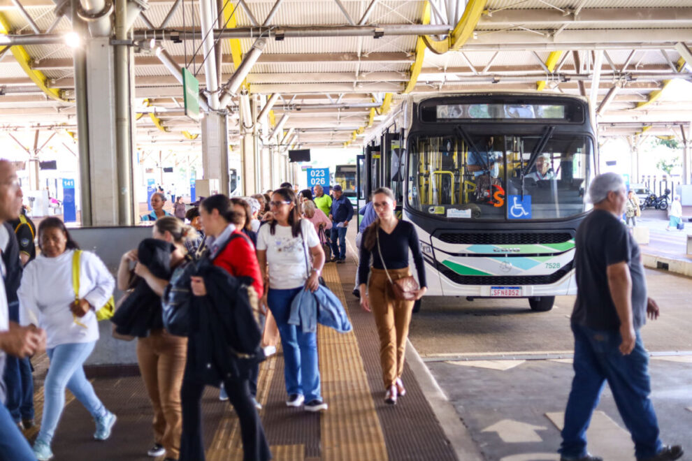 Tarifa do transporte coletivo em Maringá sofre reajuste e vai a R$ 5,80 a partir deste domingo (12)