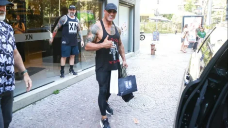 The Rock treina no Rio durante divulgação do live-action de 'Moana'