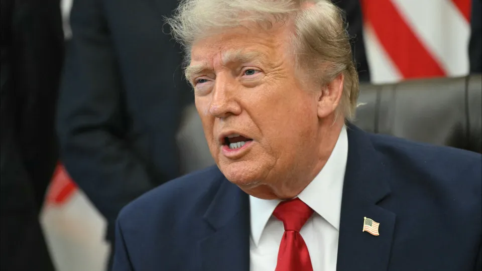 Trump afirma que vai atacar o Irã "com muita força esta noite e amanhã"