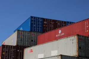 Trump impõe tarifas de 50% sobre maioria dos produtos do Canadá