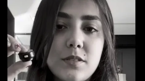 Vendida pela mãe aos 9 anos, mulher tenta apagar vínculo na Justiça