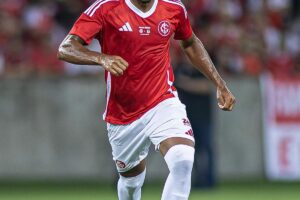 Victor Gabriel é suspenso por STJD até que Gabriel Pec volte a treinar