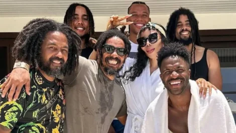 Vini Jr. encontra família de Bob Marley durante férias na Jamaica