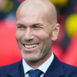 Zidane assume seleção da França e assina contrato até 2030