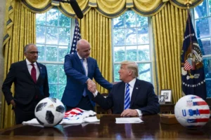 ‘Braço direito’ de Infantino renuncia e aumenta crise na FIFA