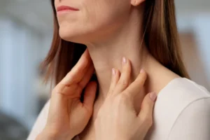 10 sinais discretos que podem indicar problemas na tireoide; veja quais
