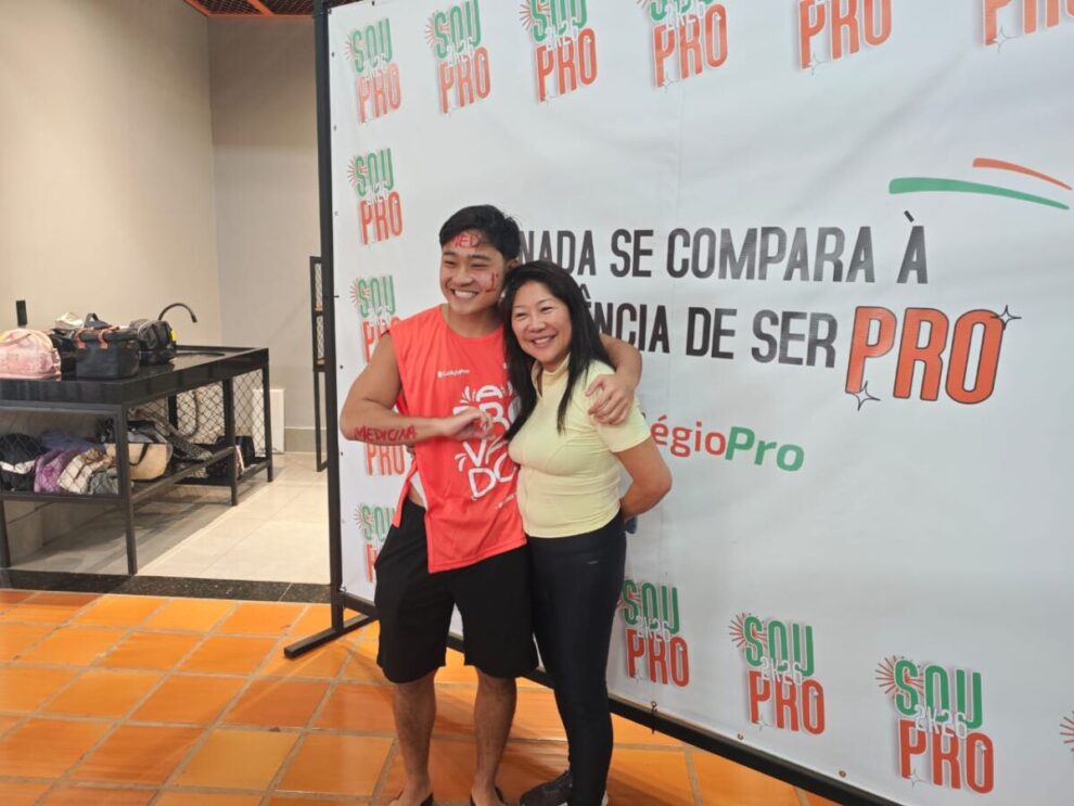 1º colocado no Vestibular da UEM diz que se inspirou na mãe para buscar a aprovação: "minha referência"