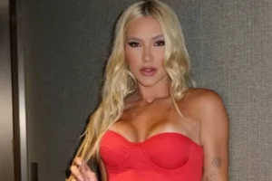 'A mãe tá on': Virginia posa em meio a polêmica com Vini Jr.