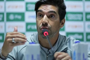 Abel dedica vitória a Lito Sousa e destaca dedicação de Giay: 'Ninguém é melhor que ele'
