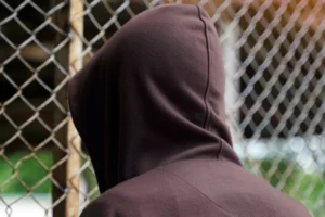 Adolescente brasileiro matou a mãe após pedir ajuda à polícia em Portugal
