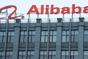 Alibaba tem queda de 76% no lucro em meio a fortes investimentos em IA
