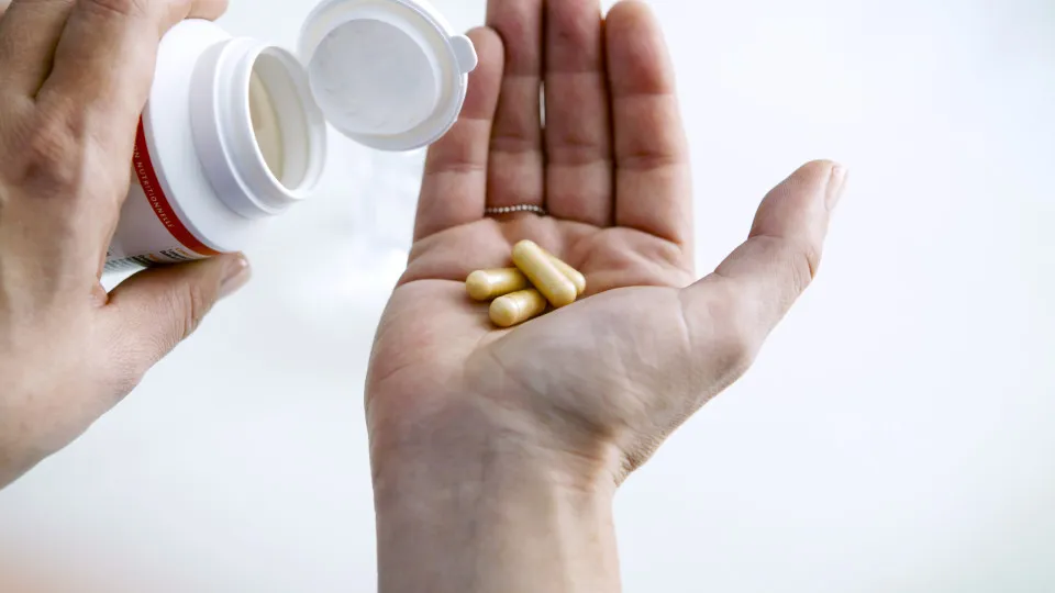 Anvisa proíbe fabricação e venda suplementos alimentares produzidos de forma irregular
