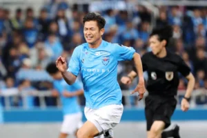Aos 59 anos, Kazuyoshi Miura bate recorde ao marcar dois gols no Japão