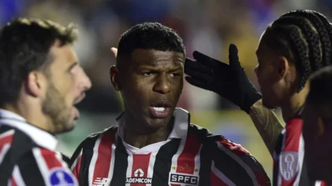 Arboleda revela depressão após ficar 30 dias afastado do São Paulo