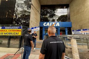 Bancários fazem paralisação em Maringá e cobram avanços na Campanha Salarial