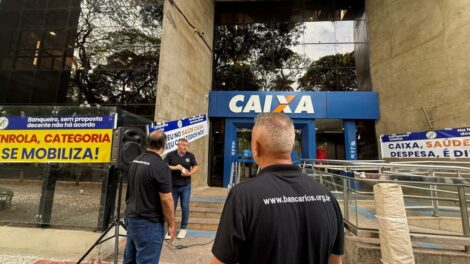 Bancários fazem paralisação em Maringá e cobram avanços na Campanha Salarial
