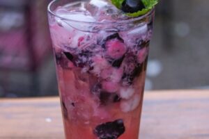 Bares de Maringá apostam em drinks não alcoólicos para atrair a 'Geração Z'