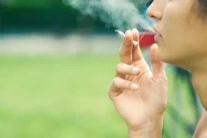 Belo Horizonte prevê multa de R$ 1.500 para quem for flagrado usando drogas em público