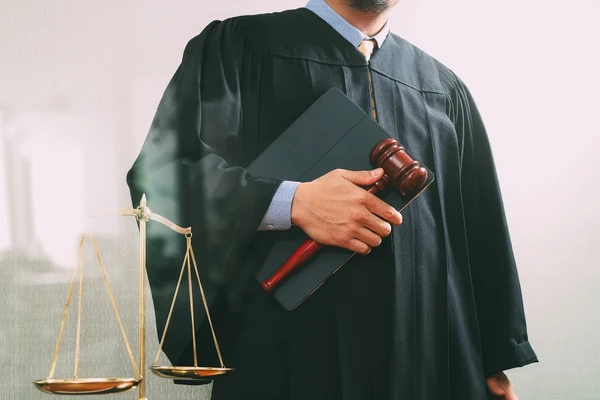 CNJ acaba com aposentadoria compulsória como punição máxima para juiz