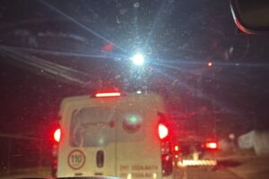 Caminhoneiro tomba carreta para evitar acidente e consegue impedir colisão na BR-376, entre Maringá e Iguatemi