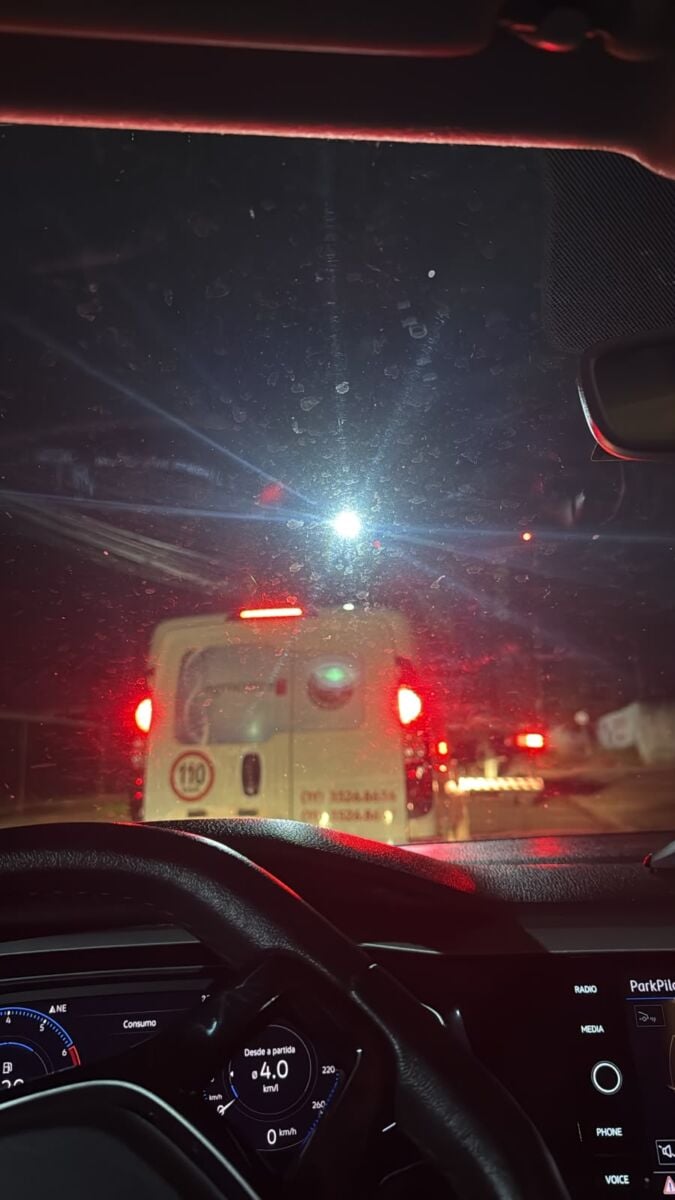 Caminhoneiro tomba carreta para evitar acidente e consegue impedir colisão na BR-376, entre Maringá e Iguatemi