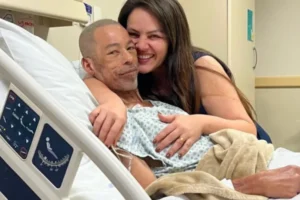 Cantor gospel morre aos 50 anos após batalha contra câncer de estômago