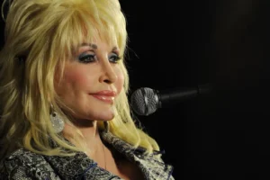 Cantora Dolly Parton morre aos 80 anos