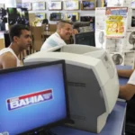 Casas Bahia afirma que negocia e busca alternativas para sua situação financeira