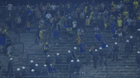 Cenas lamentáveis: torcidas e jogadores protagonizam brigas na Libertadores e Sul-Americana