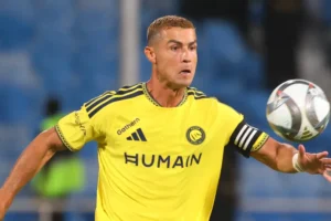 Chateado? CR7 rebate críticas e lidera festa na vitória do Al Nassr
