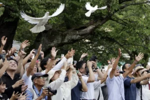 China apresenta queixa ao Japão após visita de ministros a santuário
