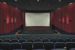 Cinemas ampliam uso de filmes mais curtos e antigos para alcançar a Cota de Tela