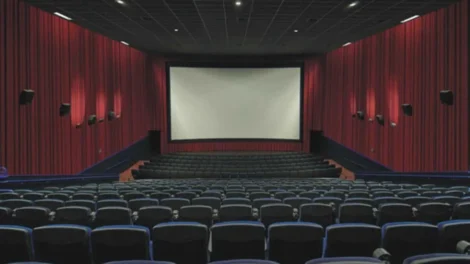 Cinemas ampliam uso de filmes mais curtos e antigos para alcançar a Cota de Tela