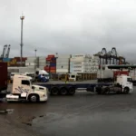 Com aperto da fiscalização em Santos, tráfico liderado por PCC e CV migra para portos regionais