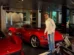Cristiano Ronaldo abre garagem e exibe coleção de carros milionária