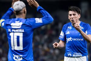 Cruzeiro vence Flamengo e Palmeiras agradece no Brasileirão