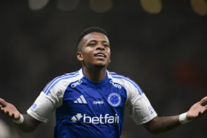 Cruzeiro vira sobre Fla no último lance, e Palmeiras pode abrir vantagem