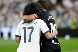 Cucurella transforma homenagem em gesto emocionante com Oyarzabal; veja