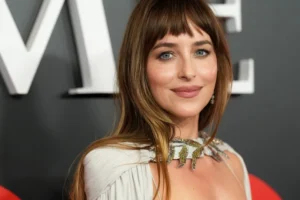 Dakota Johnson surge irreconhecível como Marilyn Monroe em novo filme