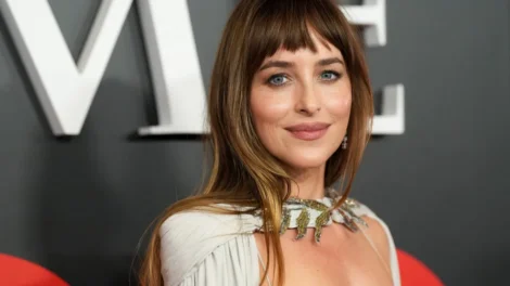 Dakota Johnson surge irreconhecível como Marilyn Monroe em novo filme